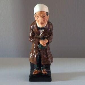 COLLECTIBLE Scrooge Royal Doulton Charles Dickens Figurine M87